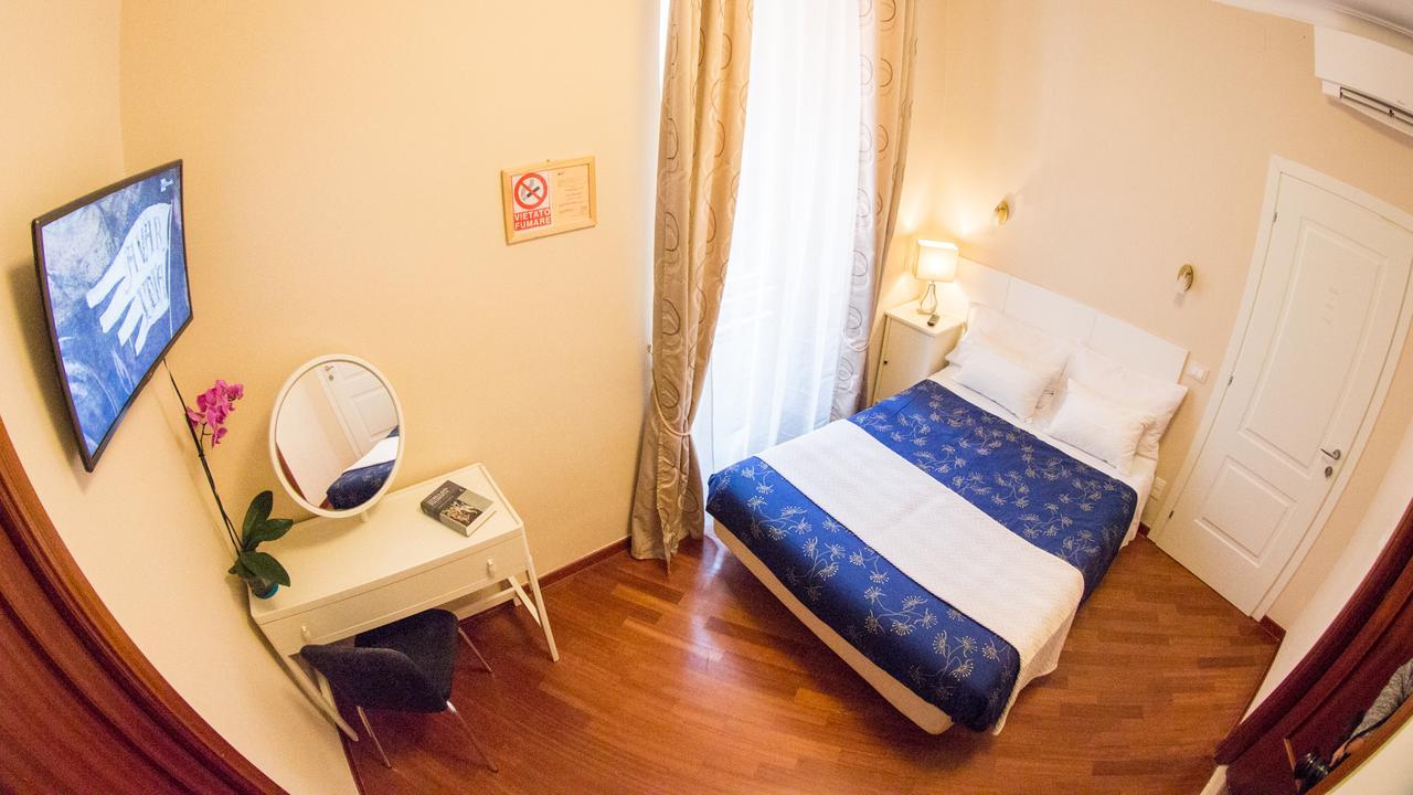 มาร์ติโน ไอ มอนติ Hotel โรม ภายนอก รูปภาพ