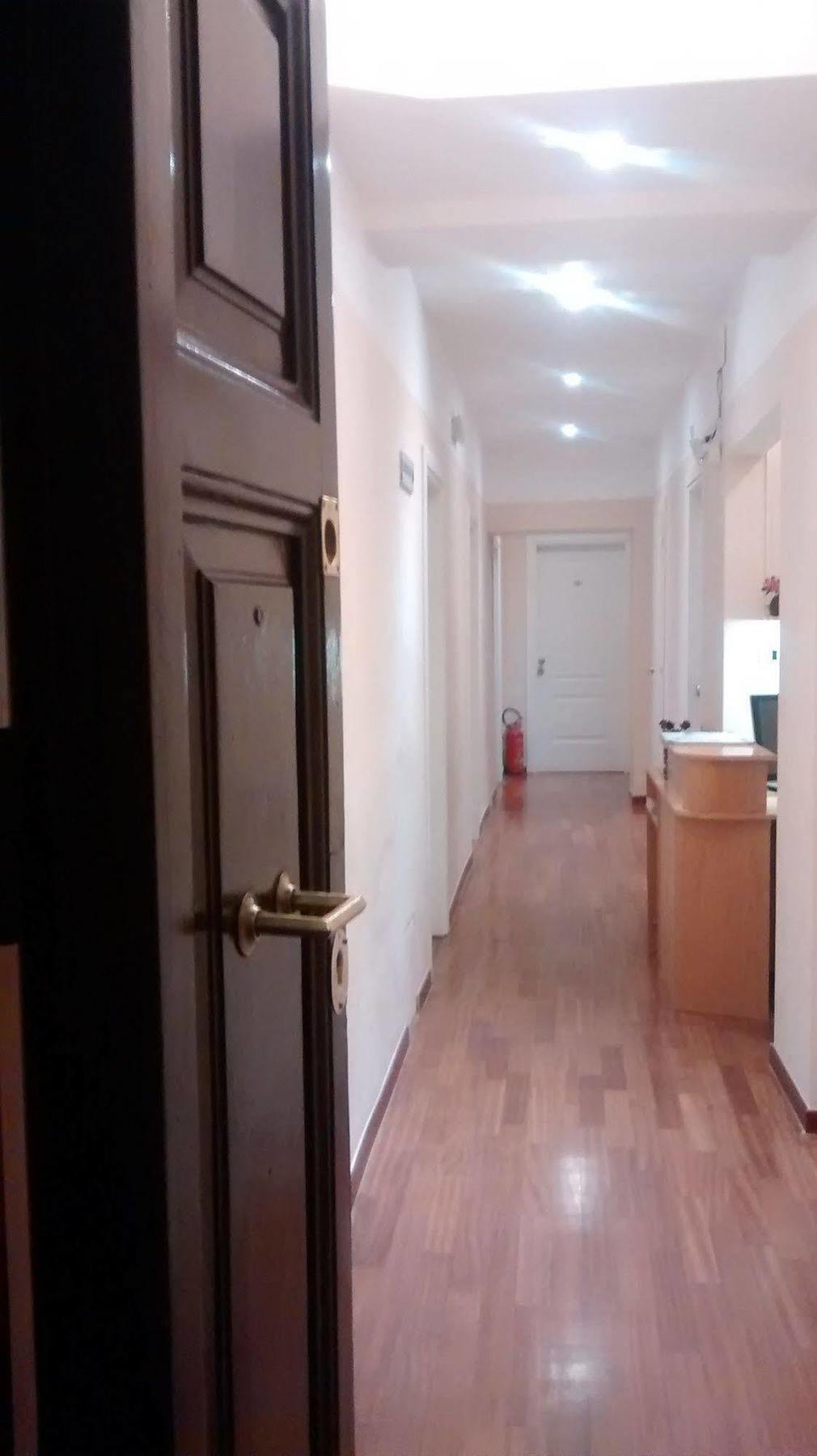 มาร์ติโน ไอ มอนติ Hotel โรม ภายนอก รูปภาพ