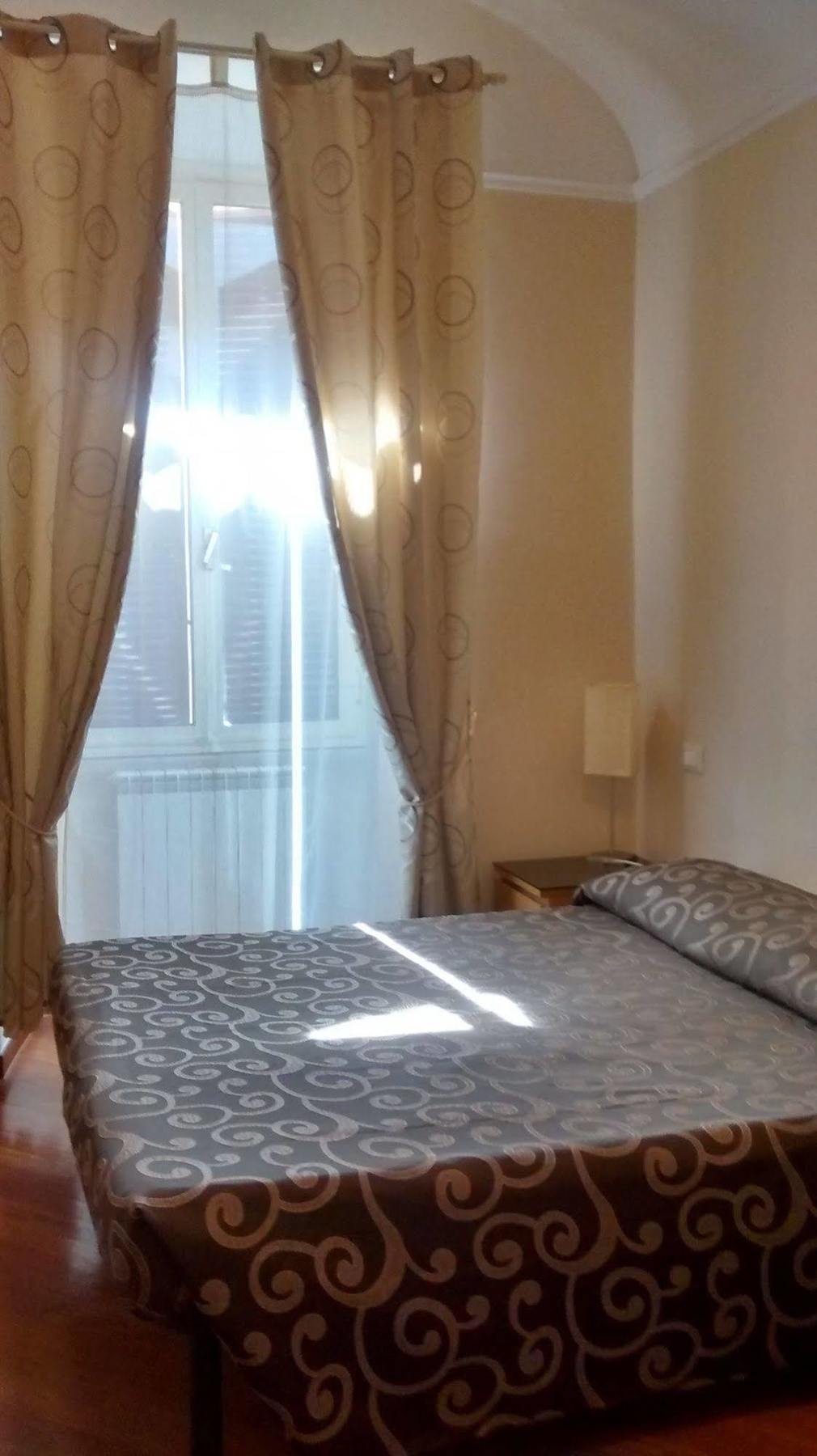มาร์ติโน ไอ มอนติ Hotel โรม ภายนอก รูปภาพ